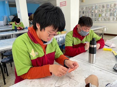 一針一線用心製作，縫進滿滿的祝福!