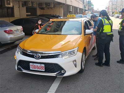 暑期旅遊旺季,外出移動需求增加,交通局加強計程車跳表稽查