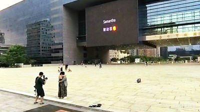 中市府前廣場1300吋大螢幕助攻 首位市民求婚成功！