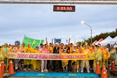 黃副市長下場熱血領跑,期許大家跑出健康