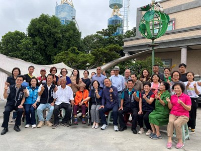 贈大甲區百歲柯阿嬤重陽禮金 賴副市長祝賀幸福滿溢