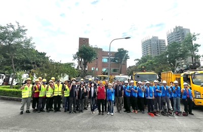 01中市救災團隊馳援北基隆南高雄,建設局長代表秀燕市長慰勉及感謝_0