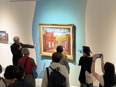 策展人盛鎧指出,陳澄波常以故鄉嘉義的景色入畫,本次展出〈古廟〉取景於彰化元清觀_0