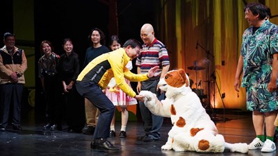 江俊龍主委感謝演員勤學客語，在舞台上呈現山城的好味道_0