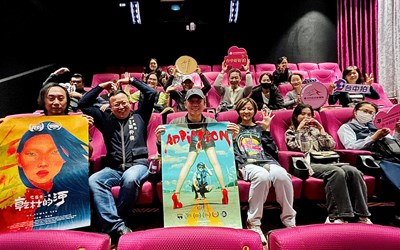 台中市新聞局科長劉仲偉(前左2)、《悲傷是一條乾枯的河》製片郭柏村(前左1)及《檳榔吸_0