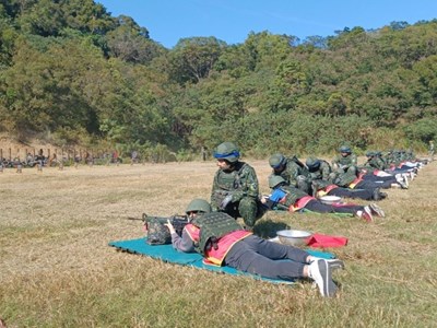 備役替代役男進行實彈射擊訓練