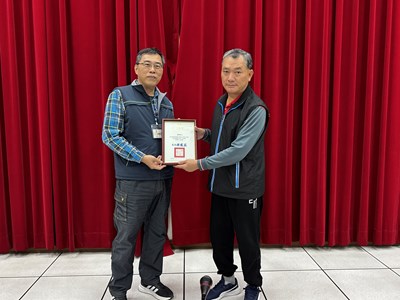 環保局局務會議，由陳副局長政良公開表揚及祝福