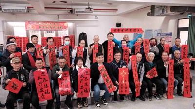 與會來賓共舉新春祝福，客委會副主委向大家道賀「平安順勢 日日歡喜」