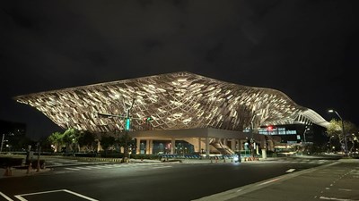 台中會展中心點燈氣勢磅礡