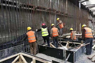 使勞工於冬季戶外從事工作，雇主應採取必要之預防設備或措施_0