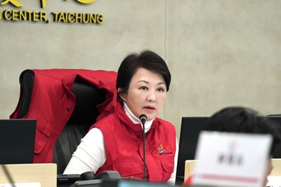 新光三越爆炸釀4人罹難、30人受傷 盧市長指示:要求百貨停業、全力協助傷亡者