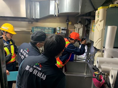 中市府首波百貨賣場公安稽查2業者不合格 開鍘6至30萬令限期改善 (1)