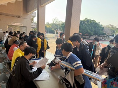 01參賽學生報到
