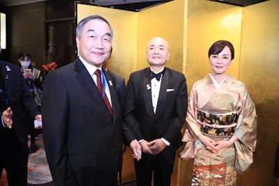黃副市長與片山和之代表夫婦合影
