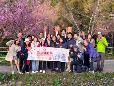 踩線團於福壽山農場千櫻園合影_0