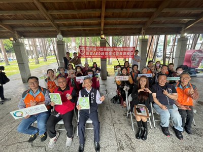 01-無私捐贈AED 守護美術園道民眾安全！劉姵辰女士：珍惜生命 願人人平安！_0