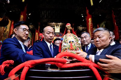 大甲媽今起駕遶境賜福 黃副市長恭迎上轎