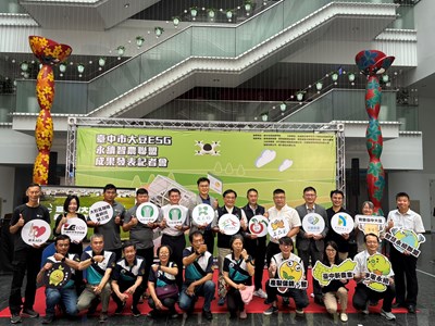 農業局張局長與貴賓及產銷班農民大合照