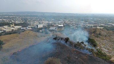 元宵節至清明節期間,民眾祭袓掃墓焚燒雜草金紙造成山林危害