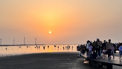 享譽國際高美濕地夕陽