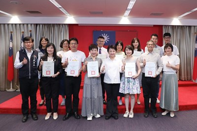 閱讀磐石獎學校組及個人推手組大合照_0