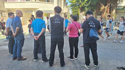 教育局長前往考場學校(西苑高中)為考生(安和國中)加油打氣