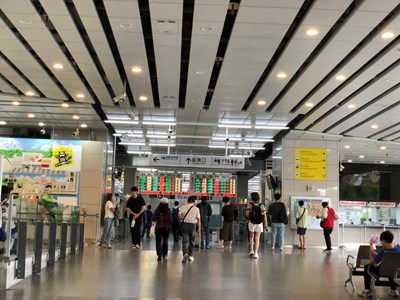 端午節為法定應放假節日,經勞工同意可調移國定假日(如運輸業者-臺鐵)_0