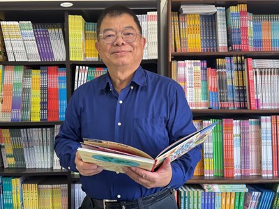 西屯區大鵬國小退休教師林益生