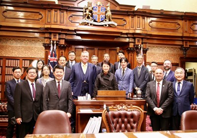 在議場合照_0