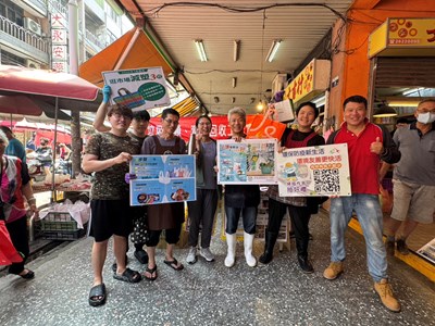 清水區清潔隊揪阿爸踅市場 響應減塑「袋」著走