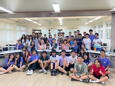 參加活動的48位學生們完成一場別開生面的文化饗宴。