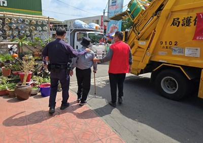 從清掃到守護 中市后里區清潔隊烈日執勤暖心助迷途伯伯返家 (1)_0