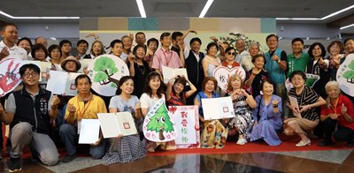 公01 松柏國民美展開幕式後大合照