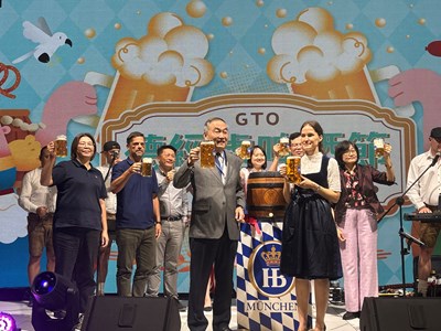 德國啤酒節首度登台中,黃副市長出席共襄盛舉