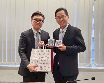 日本神戶市政府經濟觀光局觀光會展擔當部長出石直史（Naofumi Izushi）、張局長