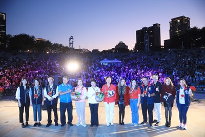 菲律賓聖誕節首度台中登場！盧市長、菲駐台主席兼代表彭科蓉與三千名菲國僑民同歡