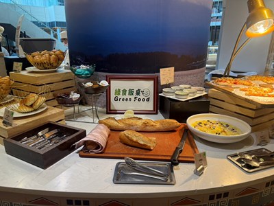 綠食飯桌