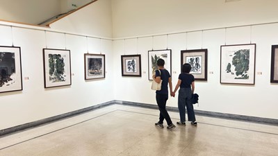 即日起至7月8日大墩文化中心展出李惠正85回顧展