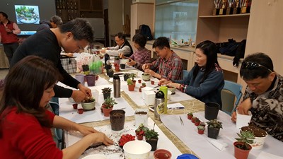 中市環境教育輔導團辦植物工作坊 提升教師知能(4)