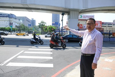 視察台灣大道三段禁止左轉新措施車流秩序0007
