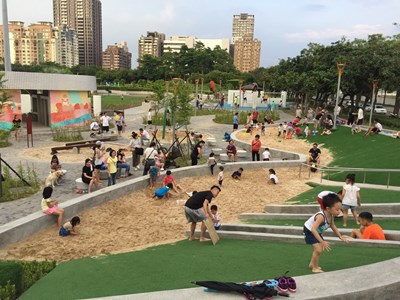市府將持續推動共融公園，讓友善空間遍布全市各角落，圖為豐樂公園