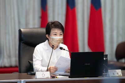 因應近期國內疫情升溫，台中市長盧秀燕下令「防疫加嚴加密」