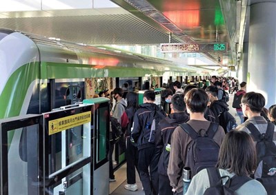 因應假日前一天下午湧現乘車人潮，台中捷運將自2月24日起縮短放假日前夕下午尖峰時段班