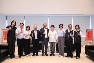 國慶籌備委員會秘書長花敬群及團隊一行人,至台中市政府拜會市長盧秀燕