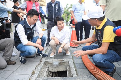 杜蘇芮颱風來襲視察側溝清淤 ，盧市長表示，不可小看、加強戒備