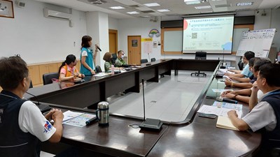 市府接獲消息後，即通知大甲區公所開設區級指揮中心防治會議