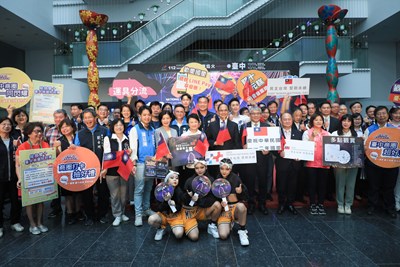 112年國慶焰火首創無人機搭載焰火表演 盧市長:歡迎相揪來台中