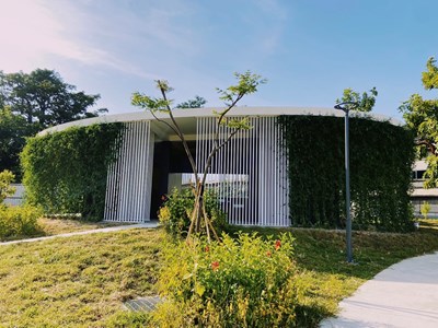 陽光公廁融合景觀美學、省電環保,並提供符合多元族群使用的舒爽潔淨環境-1