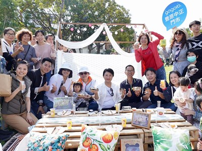 綠意水景野餐趣！  逾4萬人豐原葫蘆墩公園享受野餐時光