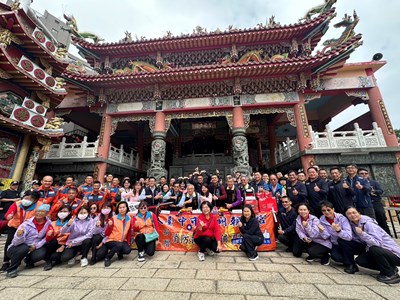 臺中市玉闕朝仁宮今(1)日捐贈消防局救災器材,捐贈儀式在玉闕朝仁宮廣場舉行_0